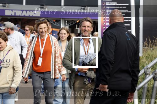 Zandvoort 26 augustus 2023
Koning Willem Alexander en prinses Amalia bij de training van de GP F1 op Zandvoort.
Prins Maurits en Prinses Marilene met hun kinderen
