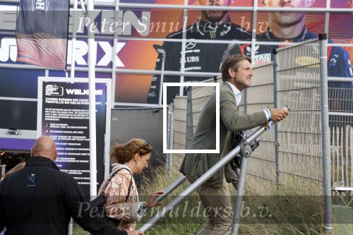 Zandvoort 26 augustus 2023
Koning Willem Alexander en prinses Amalia bij de training van de GP F1 op Zandvoort.
Prins Maurits en Prinses Marilene met hun kinderen