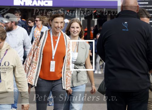 Zandvoort 26 augustus 2023
Koning Willem Alexander en prinses Amalia bij de training van de GP F1 op Zandvoort.
Prins Maurits en Prinses Marilene met hun kinderen