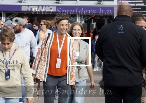 Zandvoort 26 augustus 2023
Koning Willem Alexander en prinses Amalia bij de training van de GP F1 op Zandvoort.
Prins Maurits en Prinses Marilene met hun kinderen