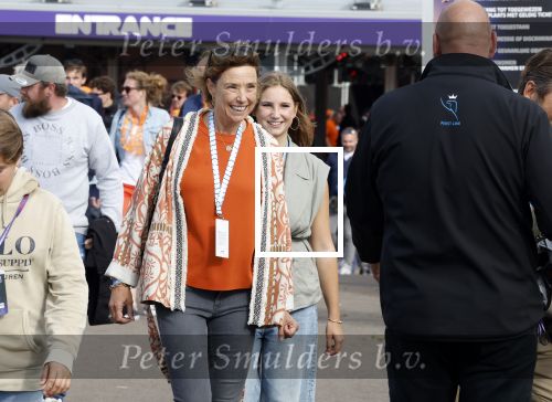 Zandvoort 26 augustus 2023
Koning Willem Alexander en prinses Amalia bij de training van de GP F1 op Zandvoort.
Prins Maurits en Prinses Marilene met hun kinderen