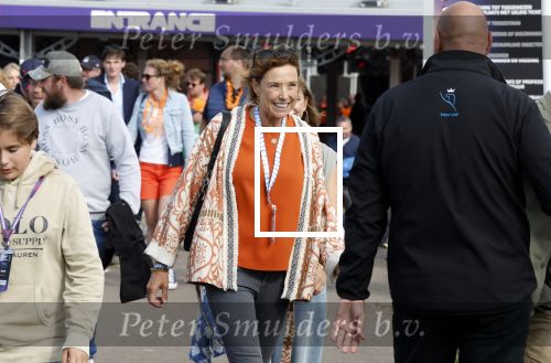 Zandvoort 26 augustus 2023
Koning Willem Alexander en prinses Amalia bij de training van de GP F1 op Zandvoort.
Prins Maurits en Prinses Marilene met hun kinderen