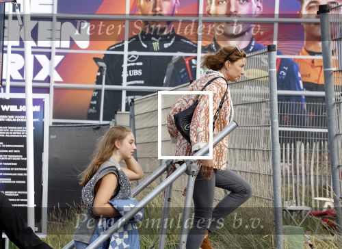 Zandvoort 26 augustus 2023
Koning Willem Alexander en prinses Amalia bij de training van de GP F1 op Zandvoort.
Prins Maurits en Prinses Marilene met hun kinderen