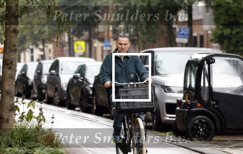 Amsterdam 1 augustus 2023
Raoul Heertje op de fiets in Amsterdam zuid.
