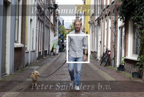 Haarlem 3 augustus 2023
Raymond Mens met zijn hond in het centrum van Haarlem .