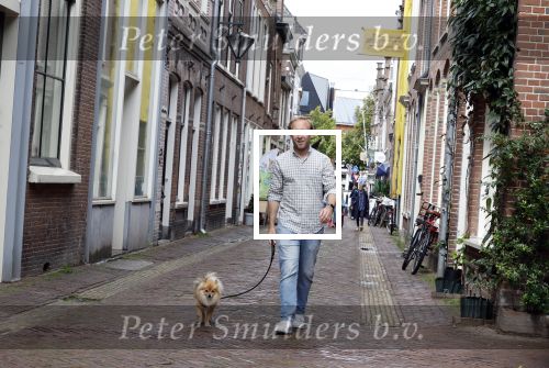 Haarlem 3 augustus 2023
Raymond Mens met zijn hond in het centrum van Haarlem .
