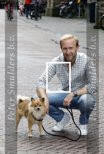 Haarlem 3 augustus 2023
Raymond Mens met zijn hond in het centrum van Haarlem .