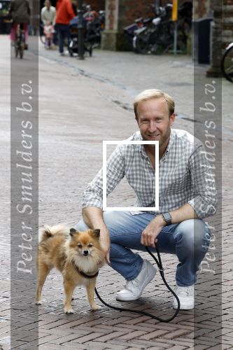 Haarlem 3 augustus 2023
Raymond Mens met zijn hond in het centrum van Haarlem .
