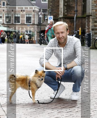 Haarlem 3 augustus 2023
Raymond Mens met zijn hond in het centrum van Haarlem .