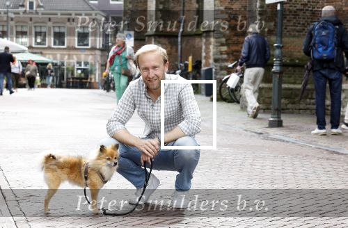 Haarlem 3 augustus 2023
Raymond Mens met zijn hond in het centrum van Haarlem .