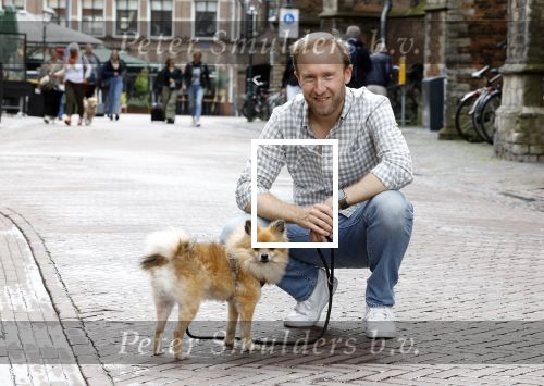 Haarlem 3 augustus 2023
Raymond Mens met zijn hond in het centrum van Haarlem .