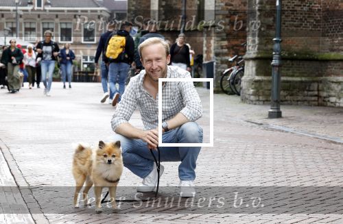 Haarlem 3 augustus 2023
Raymond Mens met zijn hond in het centrum van Haarlem .