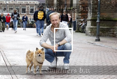 Haarlem 3 augustus 2023
Raymond Mens met zijn hond in het centrum van Haarlem .