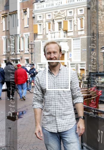 Haarlem 3 augustus 2023
Raymond Mens met zijn hond in het centrum van Haarlem .