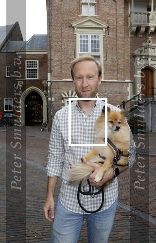 Haarlem 3 augustus 2023
Raymond Mens met zijn hond in het centrum van Haarlem .