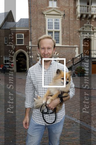Haarlem 3 augustus 2023
Raymond Mens met zijn hond in het centrum van Haarlem .