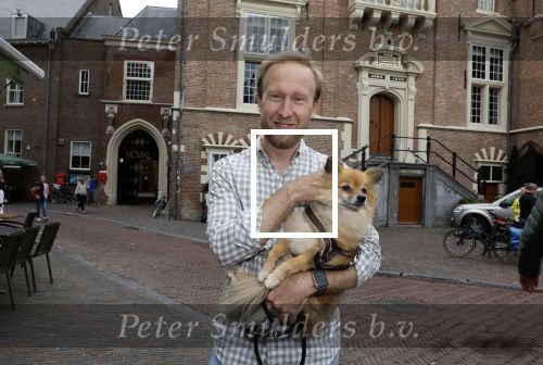 Haarlem 3 augustus 2023
Raymond Mens met zijn hond in het centrum van Haarlem .