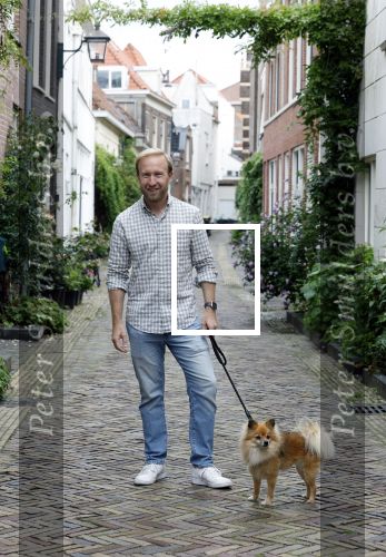 Haarlem 3 augustus 2023
Raymond Mens met zijn hond in het centrum van Haarlem .