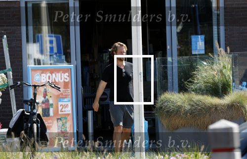 Zuiderwoude Marken 20 augustus 2023
Thijs Romer rijdt in zijn volkswagen Polo van zijn huis naar de Albert Heijn om boodschappen te doen .