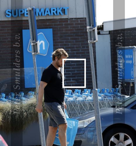 Zuiderwoude Marken 20 augustus 2023
Thijs Romer rijdt in zijn volkswagen Polo van zijn huis naar de Albert Heijn om boodschappen te doen .