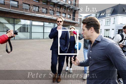 Assen 25 juli 2023
Rechtszaak Thijs Romer in de rechtbank van Assen Zijn moeder vader  Peter Romer en stiefmoeder kwamen met hem mee. Zijn advocaat is Wikke Monster