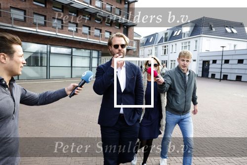 Assen 25 juli 2023
Rechtszaak Thijs Romer in de rechtbank van Assen Zijn moeder vader  Peter Romer en stiefmoeder kwamen met hem mee. Zijn advocaat is Wikke Monster