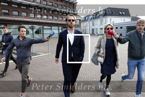 Assen 25 juli 2023
Rechtszaak Thijs Romer in de rechtbank van Assen Zijn moeder vader  Peter Romer en stiefmoeder kwamen met hem mee. Zijn advocaat is Wikke Monster