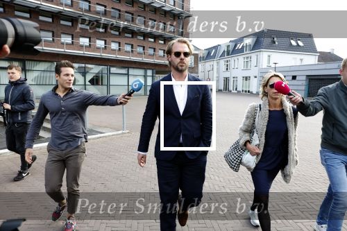 Assen 25 juli 2023
Rechtszaak Thijs Romer in de rechtbank van Assen Zijn moeder vader  Peter Romer en stiefmoeder kwamen met hem mee. Zijn advocaat is Wikke Monster