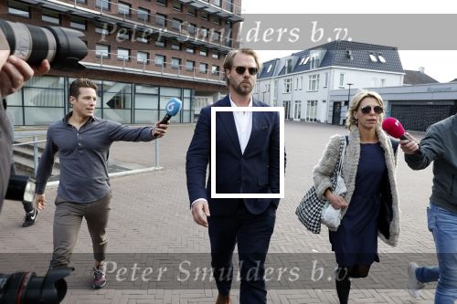Assen 25 juli 2023
Rechtszaak Thijs Romer in de rechtbank van Assen Zijn moeder vader  Peter Romer en stiefmoeder kwamen met hem mee. Zijn advocaat is Wikke Monster