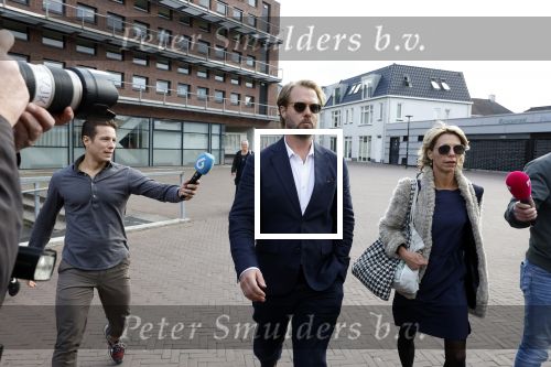 Assen 25 juli 2023
Rechtszaak Thijs Romer in de rechtbank van Assen Zijn moeder vader  Peter Romer en stiefmoeder kwamen met hem mee. Zijn advocaat is Wikke Monster