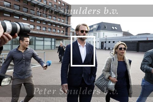 Assen 25 juli 2023
Rechtszaak Thijs Romer in de rechtbank van Assen Zijn moeder vader  Peter Romer en stiefmoeder kwamen met hem mee. Zijn advocaat is Wikke Monster