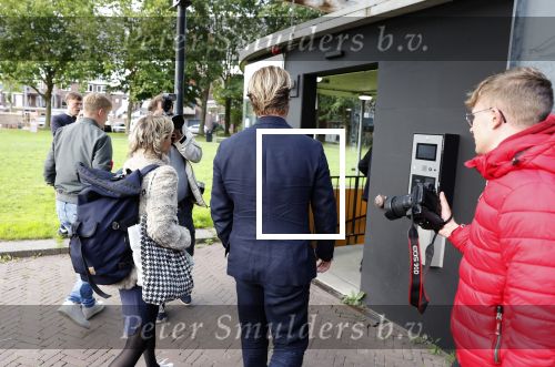 Assen 25 juli 2023
Rechtszaak Thijs Romer in de rechtbank van Assen Zijn moeder vader  Peter Romer en stiefmoeder kwamen met hem mee. Zijn advocaat is Wikke Monster