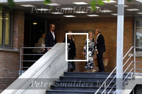 Assen 25 juli 2023
Rechtszaak Thijs Romer in de rechtbank van Assen Zijn moeder vader  Peter Romer en stiefmoeder kwamen met hem mee. Zijn advocaat is Wikke Monster