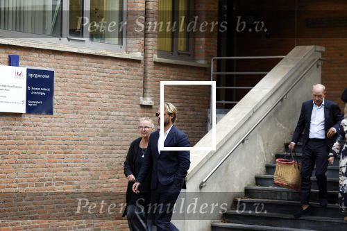 Assen 25 juli 2023
Rechtszaak Thijs Romer in de rechtbank van Assen Zijn moeder vader  Peter Romer en stiefmoeder kwamen met hem mee. Zijn advocaat is Wikke Monster