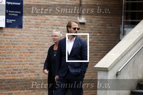 Assen 25 juli 2023
Rechtszaak Thijs Romer in de rechtbank van Assen Zijn moeder vader  Peter Romer en stiefmoeder kwamen met hem mee. Zijn advocaat is Wikke Monster