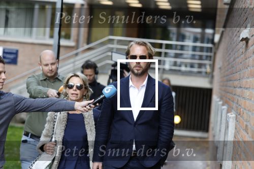 Assen 25 juli 2023
Rechtszaak Thijs Romer in de rechtbank van Assen Zijn moeder vader  Peter Romer en stiefmoeder kwamen met hem mee. Zijn advocaat is Wikke Monster