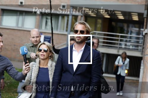 Assen 25 juli 2023
Rechtszaak Thijs Romer in de rechtbank van Assen Zijn moeder vader  Peter Romer en stiefmoeder kwamen met hem mee. Zijn advocaat is Wikke Monster