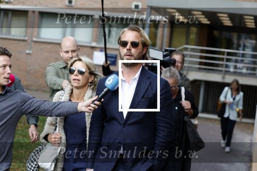 Assen 25 juli 2023
Rechtszaak Thijs Romer in de rechtbank van Assen Zijn moeder vader  Peter Romer en stiefmoeder kwamen met hem mee. Zijn advocaat is Wikke Monster