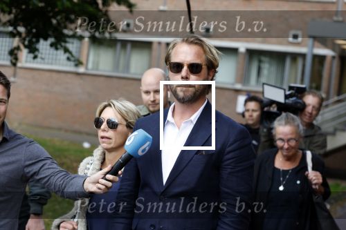 Assen 25 juli 2023
Rechtszaak Thijs Romer in de rechtbank van Assen Zijn moeder vader  Peter Romer en stiefmoeder kwamen met hem mee. Zijn advocaat is Wikke Monster
