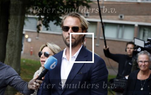 Assen 25 juli 2023
Rechtszaak Thijs Romer in de rechtbank van Assen Zijn moeder vader  Peter Romer en stiefmoeder kwamen met hem mee. Zijn advocaat is Wikke Monster