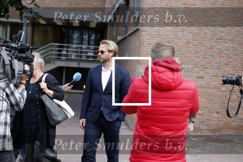 Assen 25 juli 2023
Rechtszaak Thijs Romer in de rechtbank van Assen Zijn moeder vader  Peter Romer en stiefmoeder kwamen met hem mee. Zijn advocaat is Wikke Monster