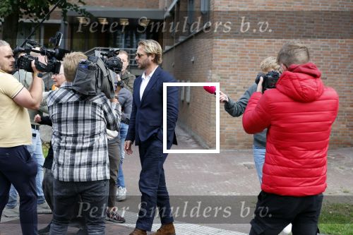Assen 25 juli 2023
Rechtszaak Thijs Romer in de rechtbank van Assen Zijn moeder vader  Peter Romer en stiefmoeder kwamen met hem mee. Zijn advocaat is Wikke Monster