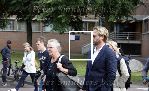 Assen 25 juli 2023
Rechtszaak Thijs Romer in de rechtbank van Assen Zijn moeder vader  Peter Romer en stiefmoeder kwamen met hem mee. Zijn advocaat is Wikke Monster