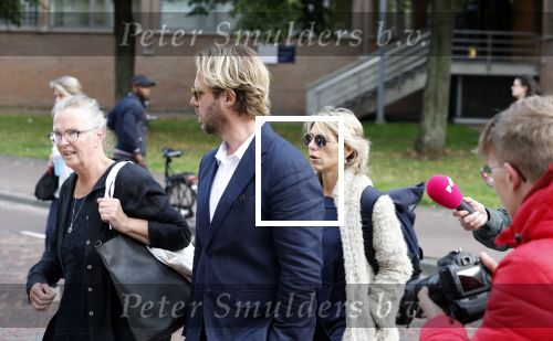 Assen 25 juli 2023
Rechtszaak Thijs Romer in de rechtbank van Assen Zijn moeder vader  Peter Romer en stiefmoeder kwamen met hem mee. Zijn advocaat is Wikke Monster