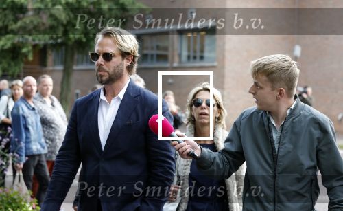 Assen 25 juli 2023
Rechtszaak Thijs Romer in de rechtbank van Assen Zijn moeder vader  Peter Romer en stiefmoeder kwamen met hem mee. Zijn advocaat is Wikke Monster