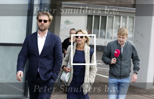 Assen 25 juli 2023
Rechtszaak Thijs Romer in de rechtbank van Assen Zijn moeder vader  Peter Romer en stiefmoeder kwamen met hem mee. Zijn advocaat is Wikke Monster