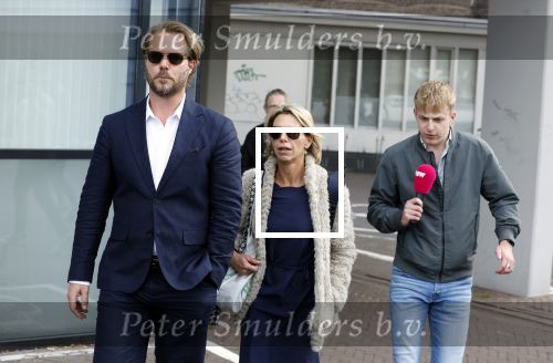 Assen 25 juli 2023
Rechtszaak Thijs Romer in de rechtbank van Assen Zijn moeder vader  Peter Romer en stiefmoeder kwamen met hem mee. Zijn advocaat is Wikke Monster