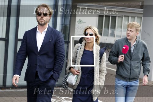 Assen 25 juli 2023
Rechtszaak Thijs Romer in de rechtbank van Assen Zijn moeder vader  Peter Romer en stiefmoeder kwamen met hem mee. Zijn advocaat is Wikke Monster