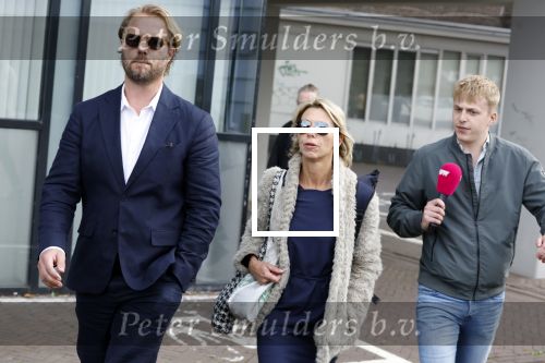 Assen 25 juli 2023
Rechtszaak Thijs Romer in de rechtbank van Assen Zijn moeder vader  Peter Romer en stiefmoeder kwamen met hem mee. Zijn advocaat is Wikke Monster