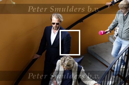 Assen 25 juli 2023
Rechtszaak Thijs Romer in de rechtbank van Assen Zijn moeder vader  Peter Romer en stiefmoeder kwamen met hem mee. Zijn advocaat is Wikke Monster
